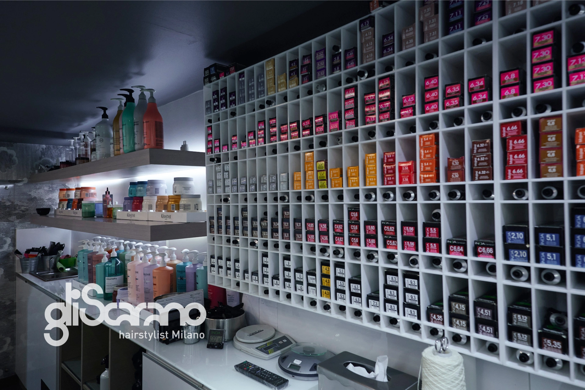 Colore capelli donne: come trovare la nuance che illumina il viso